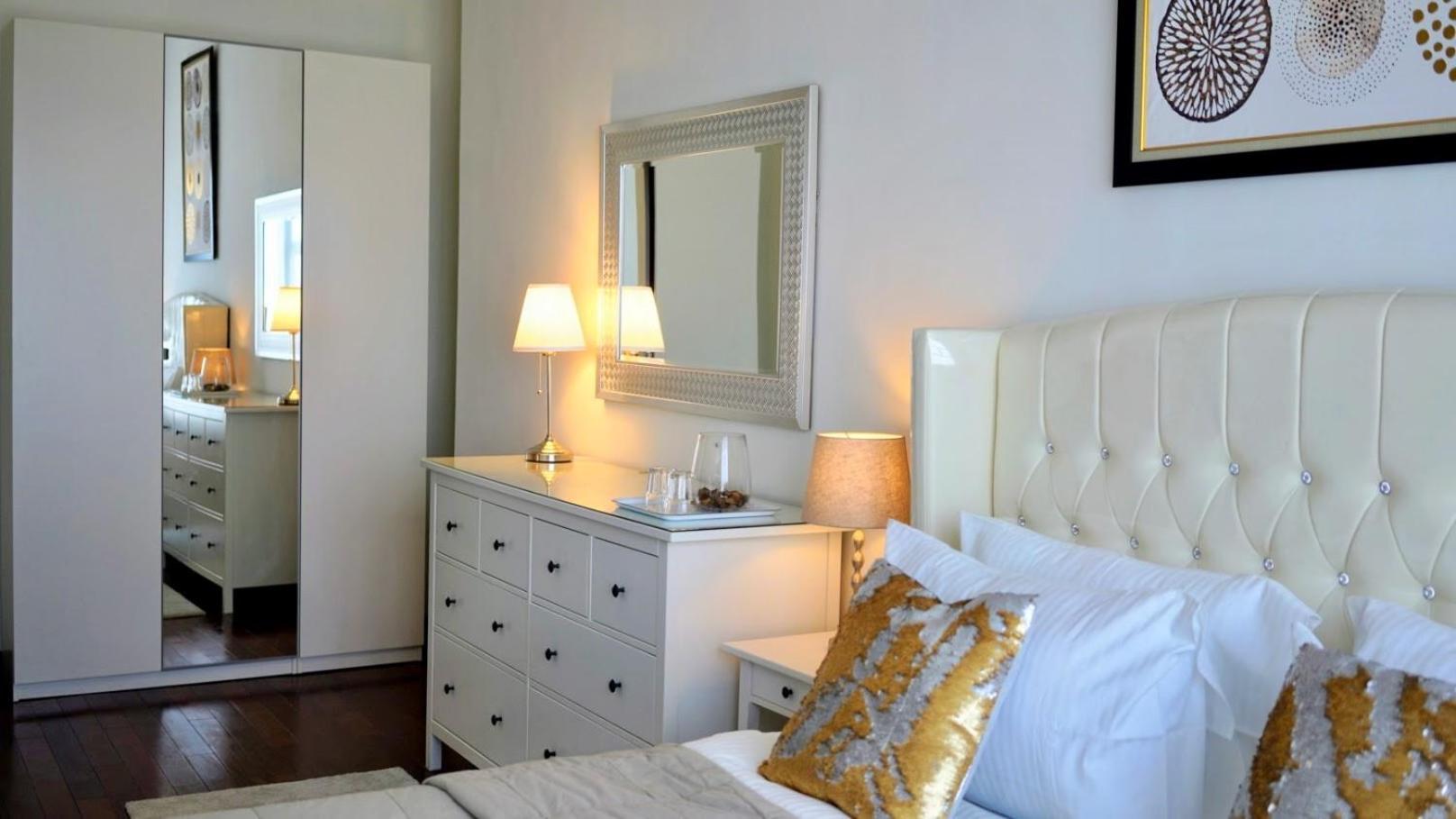 2Br Lucky Tower Residence Jakarta Old Town Top Floor Condo Buitenkant foto