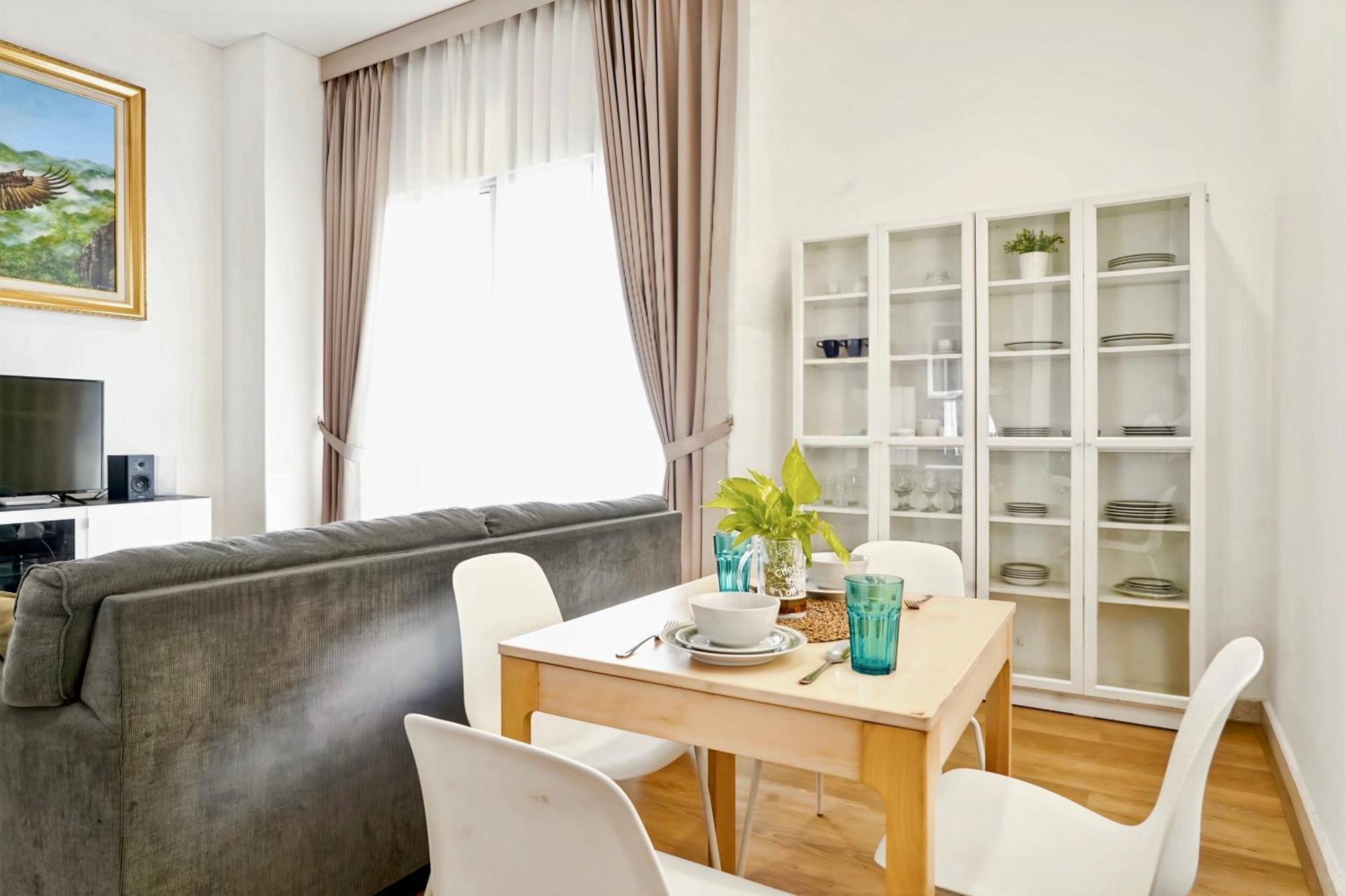 2Br Lucky Tower Residence Jakarta Old Town Top Floor Condo Buitenkant foto
