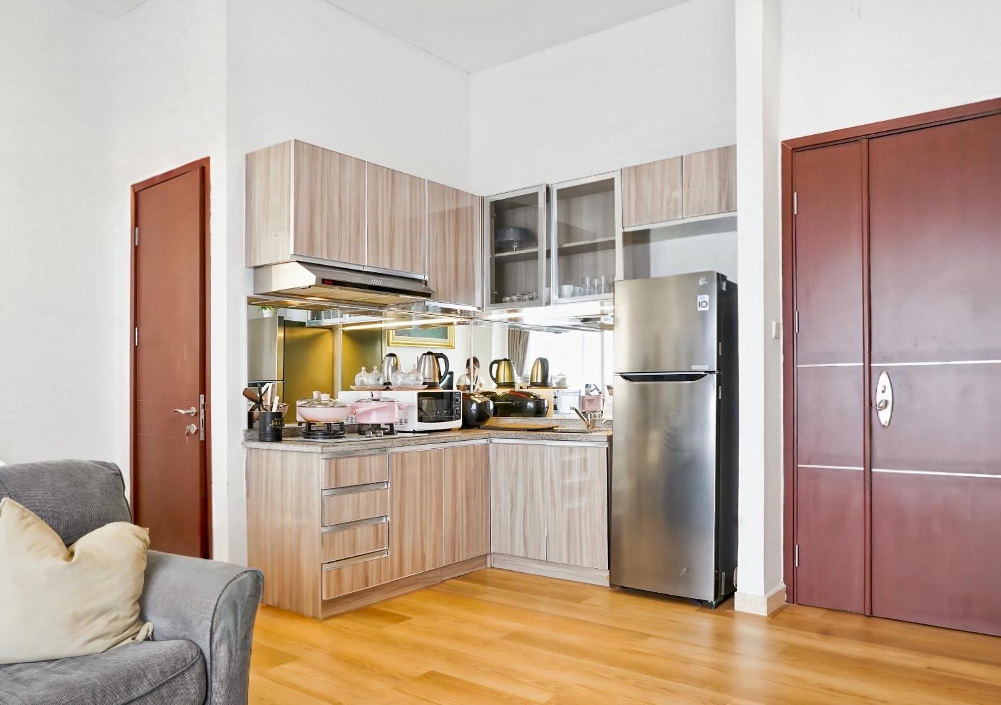 2Br Lucky Tower Residence Jakarta Old Town Top Floor Condo Buitenkant foto