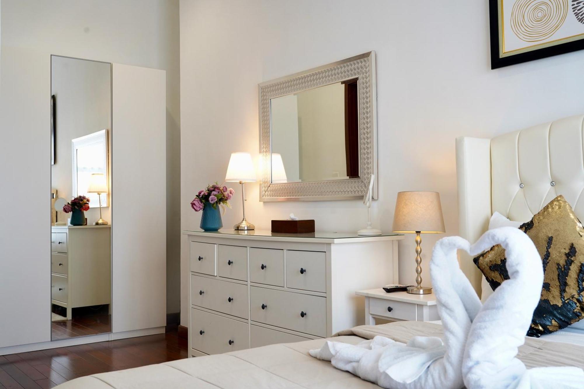 2Br Lucky Tower Residence Jakarta Old Town Top Floor Condo Buitenkant foto