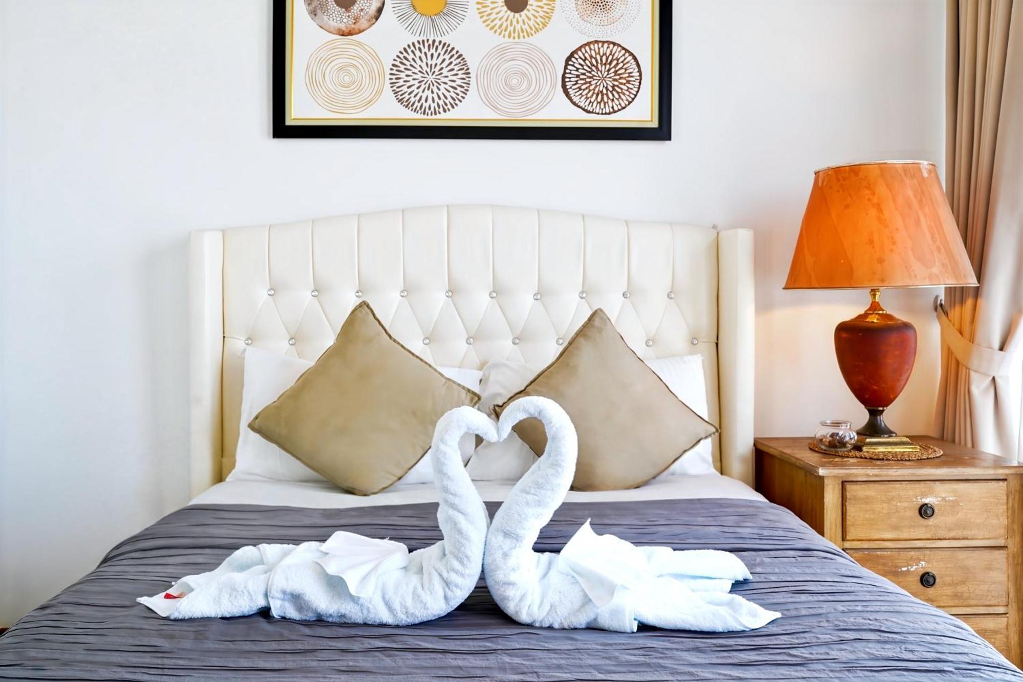 2Br Lucky Tower Residence Jakarta Old Town Top Floor Condo Buitenkant foto