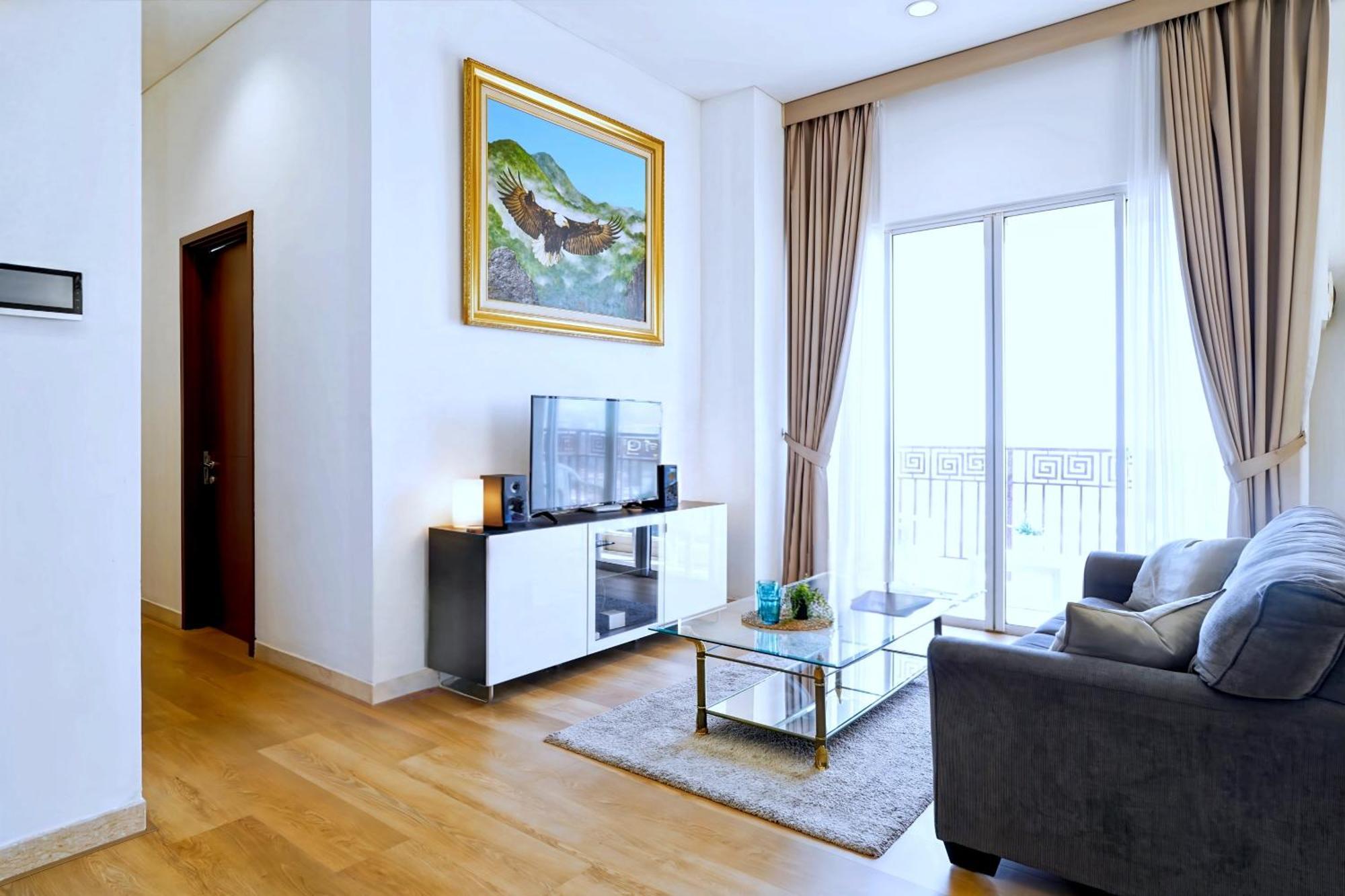 2Br Lucky Tower Residence Jakarta Old Town Top Floor Condo Buitenkant foto